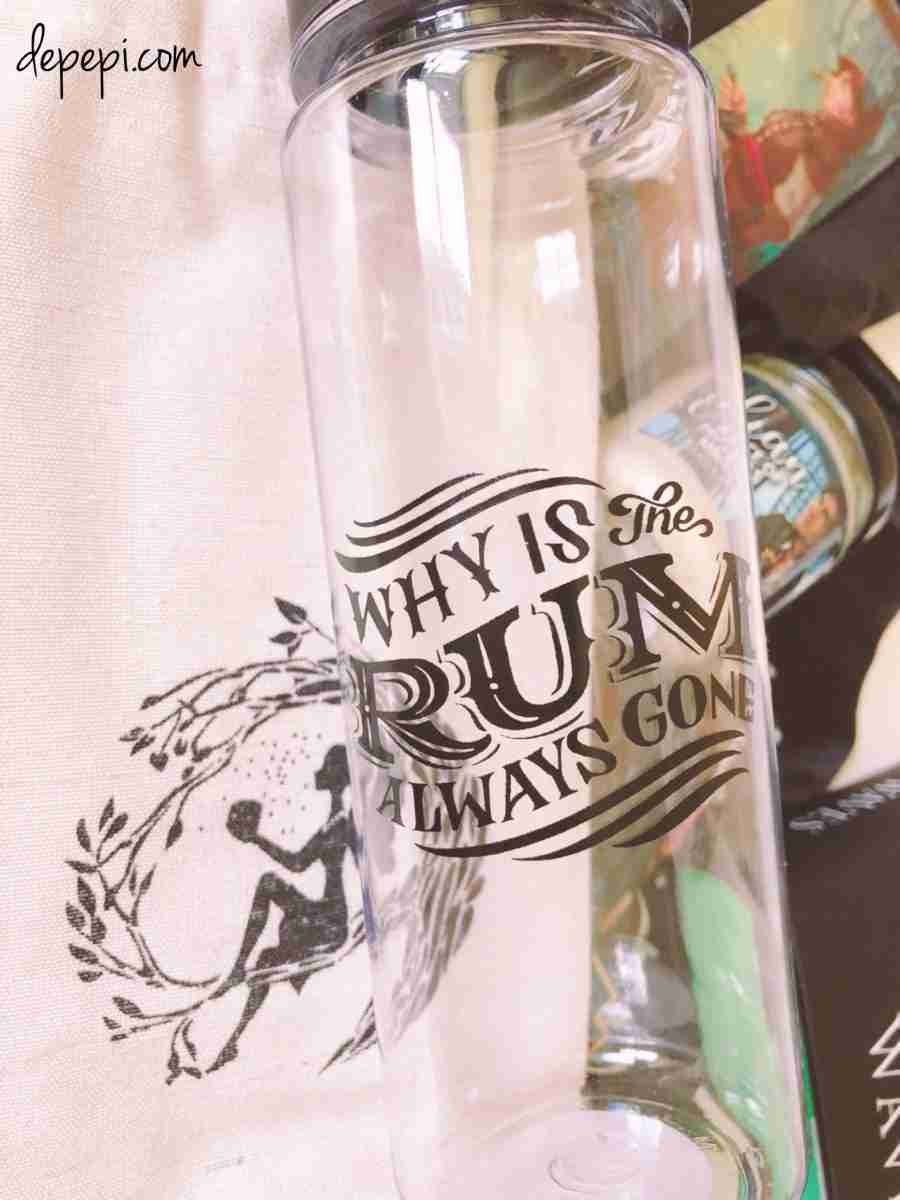 fairy loot, fairyloot, unboxing, pirates, mutinous pirates, Captain Hook, Nikolai lantsov, Grisha Trilogy, depepi, depepi.com, bookworm